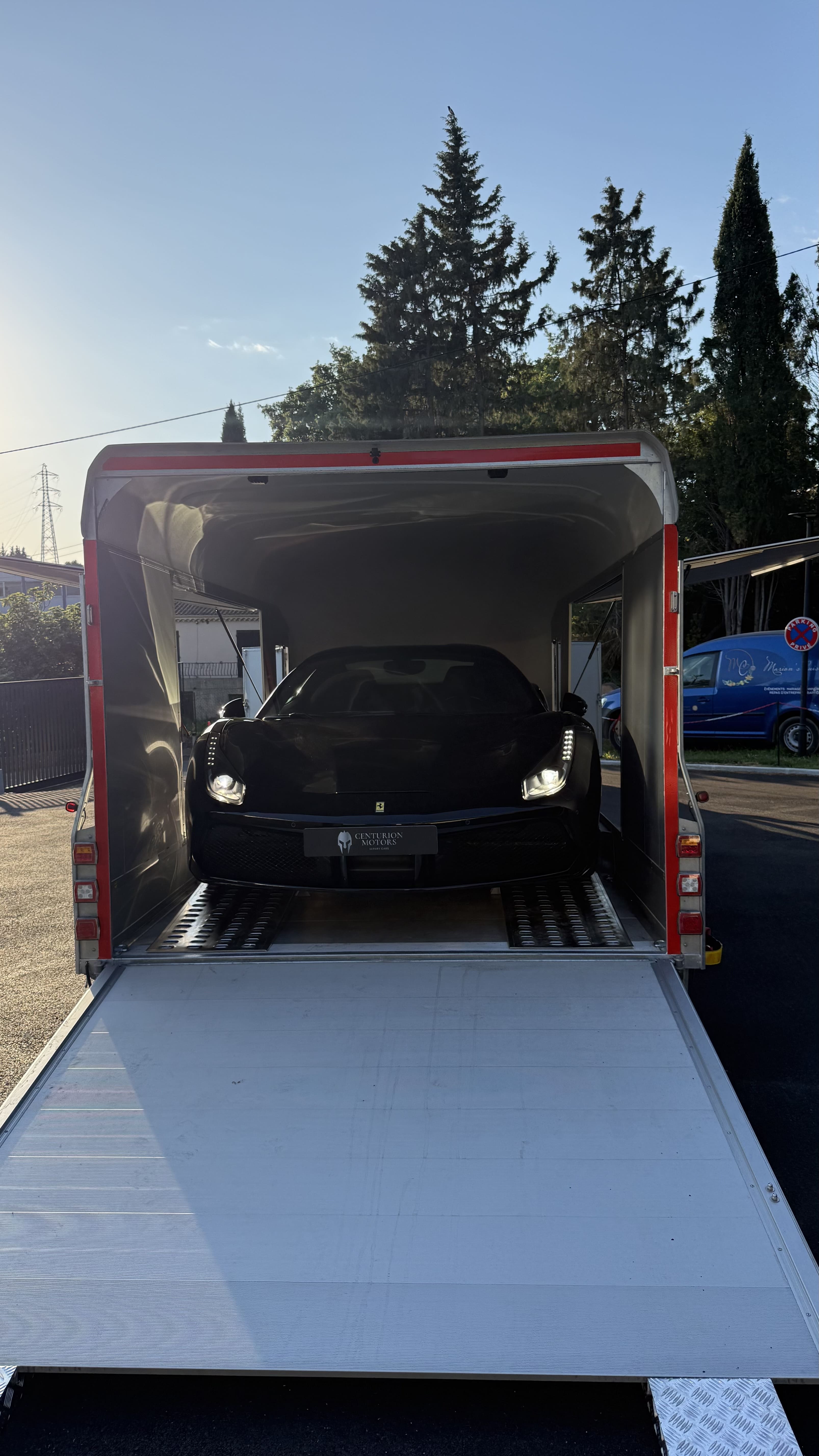 Transport véhicule prestige remorque fermée Monaco
